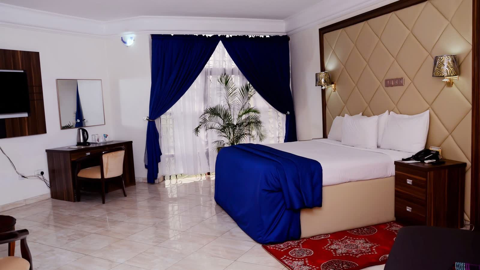 Valencia Hotel — suite, Abuja